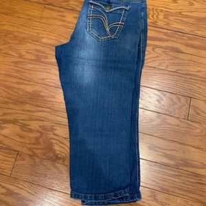 EUC Vanilla Star Jeans Capri size 10